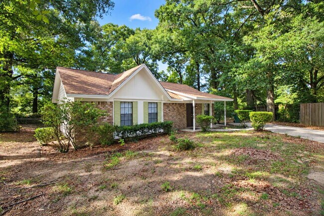 Photo - Northeast Pensacola 3BR Cul-de-Sac Home Near Olive Rd with No Carpet, Jack-and-Jill Bath & Large ...