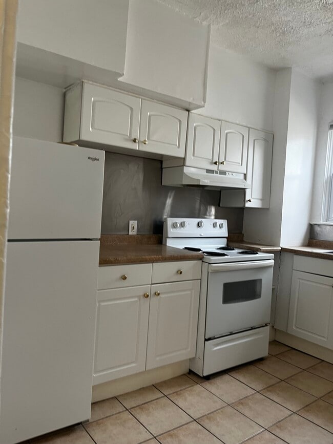 Building Photo - 4301 Elderon Ave