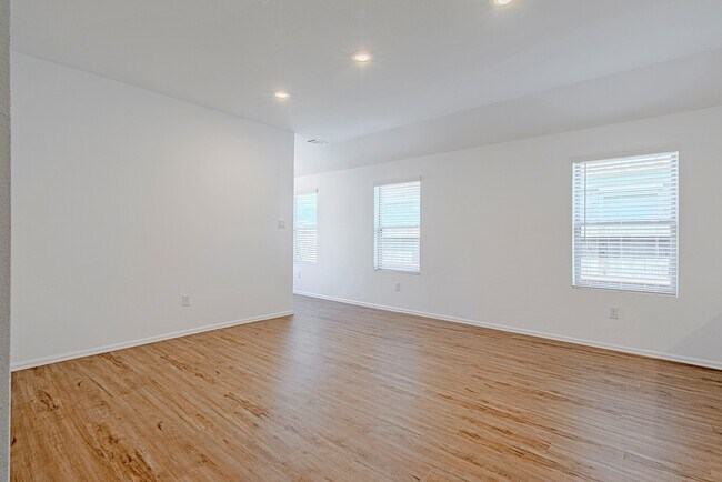 Photo - 6318 Astoria Pk Ln