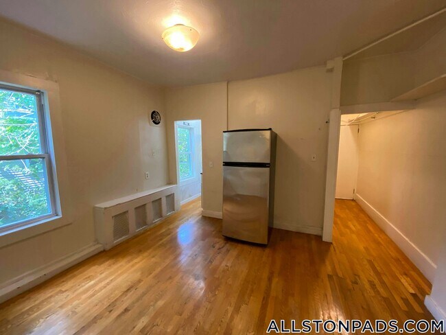 Photo - 6 Webley St Unit 2