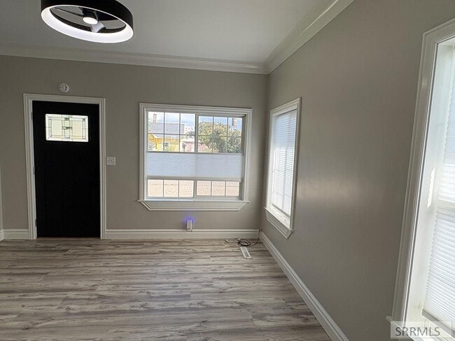 Photo - 357 1st W St