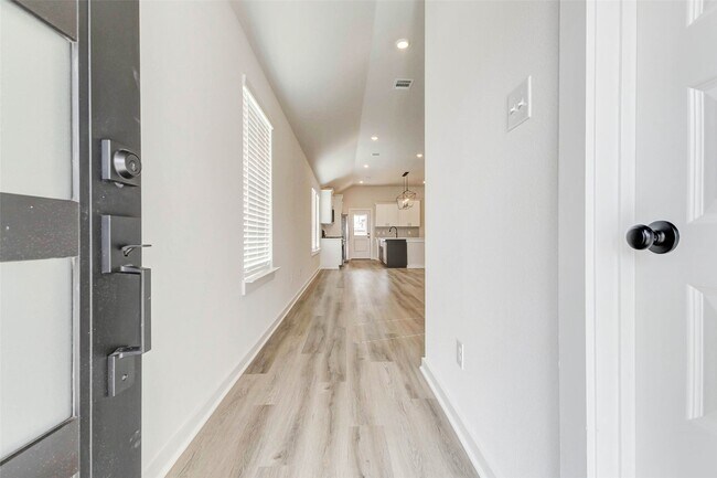 Photo - 6422 Pomona Ct