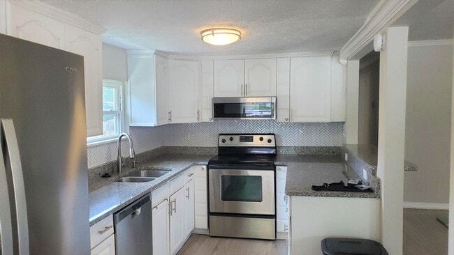 Photo - 3BR / 2BA HOME -  St Johns Park   *COMING ...