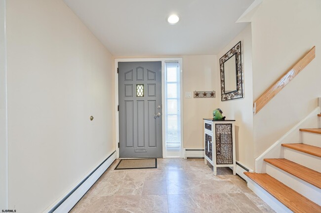 Photo - 100 N Argyle Ave