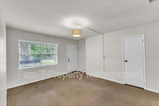 Photo - 5209 Jasmine Ave