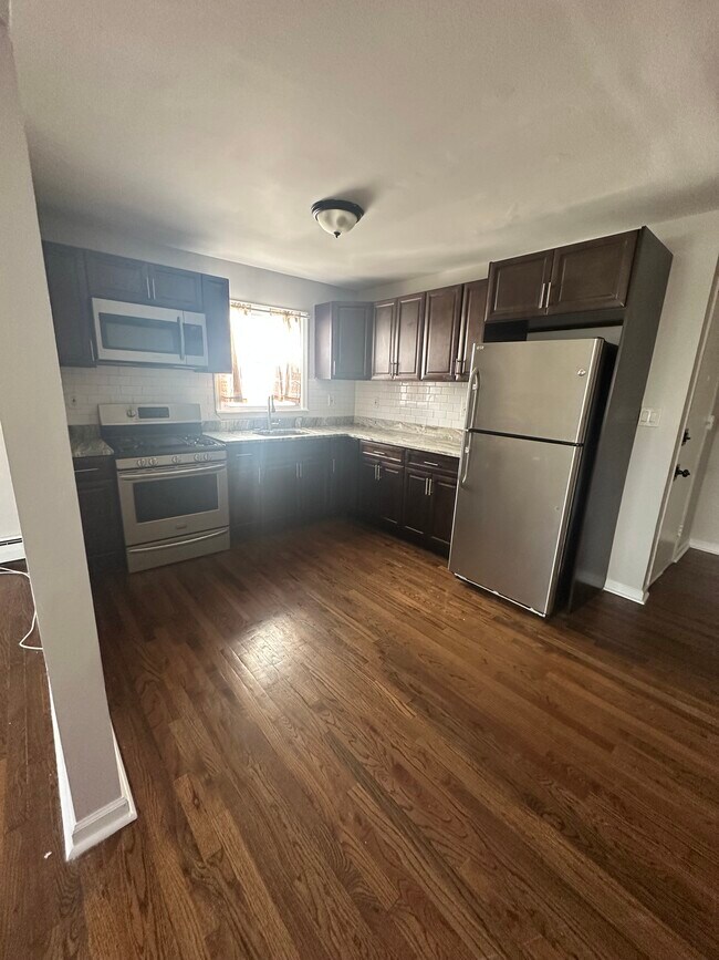 64 40th St Unit 1L