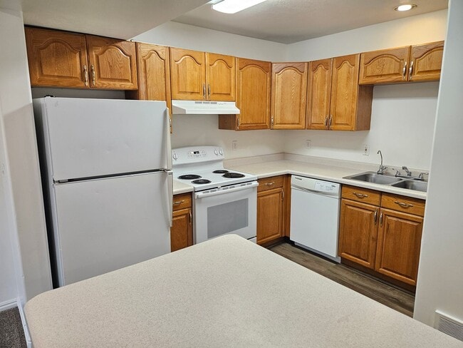 Photo - Spacious 3 Bd 2.5 Bath Townhouse in Bountiful