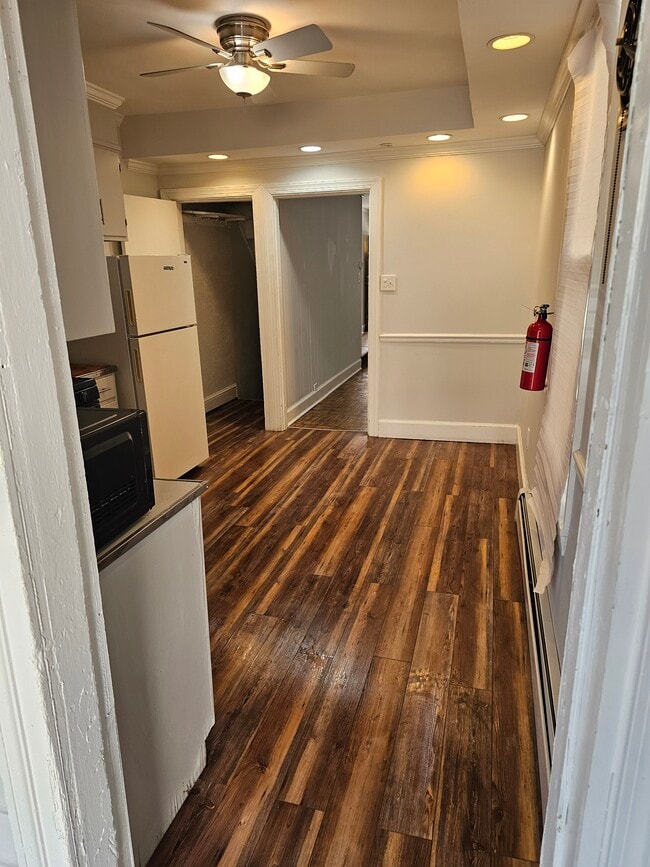 Photo - 721 W Oak St