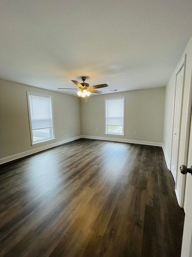 Photo - 227 E Lee St
