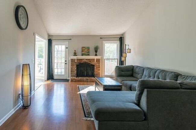 Photo - Harpeth Woods Home with Large Fenced in Yard for Rent.