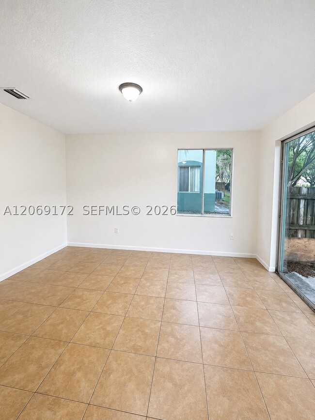 Photo - 2528 SE 14th St