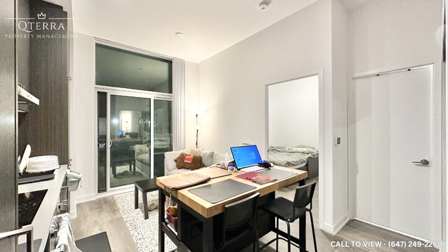 Building Photo - 60 Honeycrisp Cres Unit 218-60 Honeycrisp Cres,