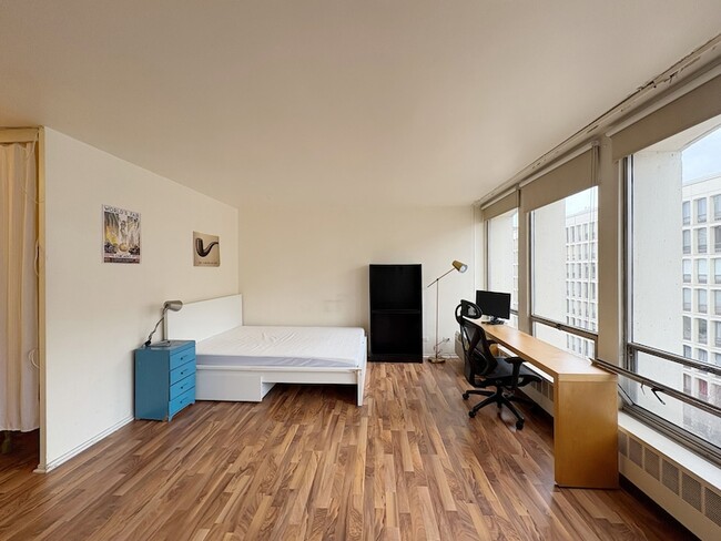 Photo - 1450 E 55th Pl Unit 821S