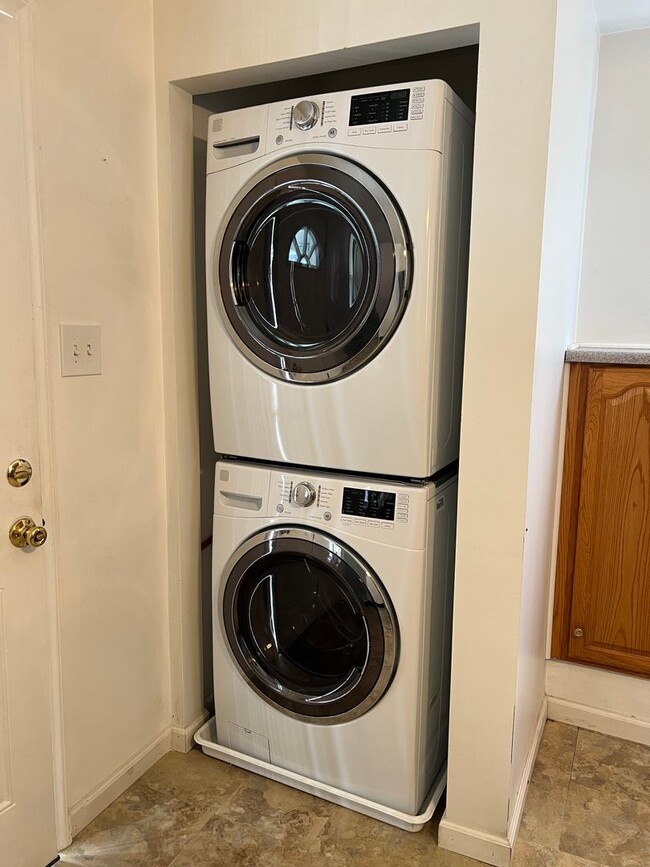 Photo - Conveniently Located 4 Bed/2 Bath Home-Central AC and Heat-Available 3/01!