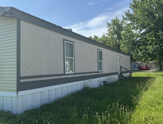 Photo - 2552 Smith Ave