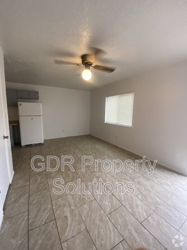 Building Photo - 408 Texas St NE Rental