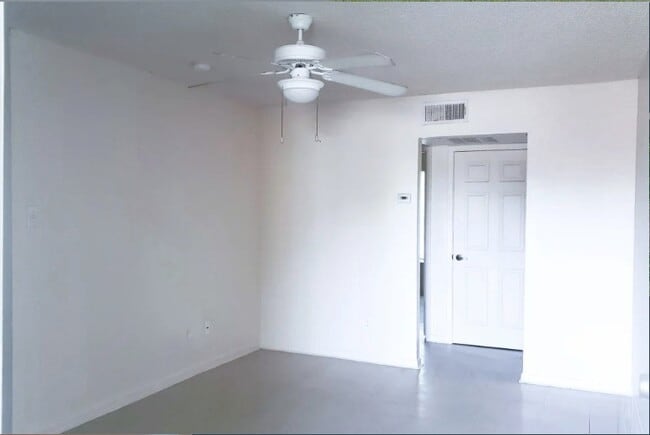 Photo - 1205 Murray St