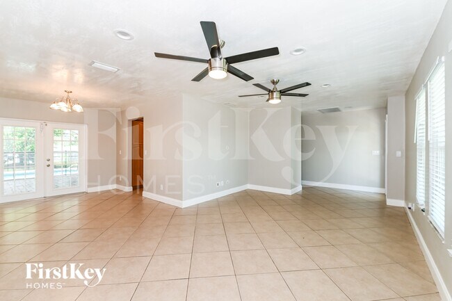 Photo - 528 SE 17th Ave