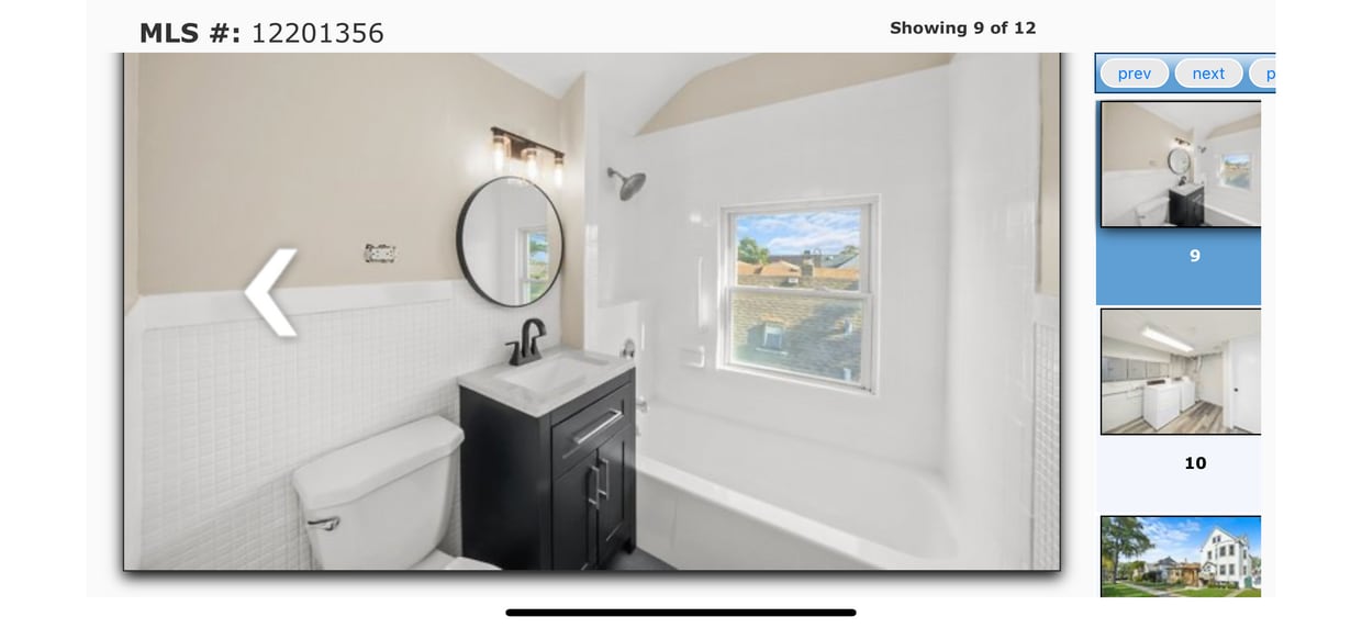 Bathroom - 5632 W Berenice Ave (Chicago, IL)