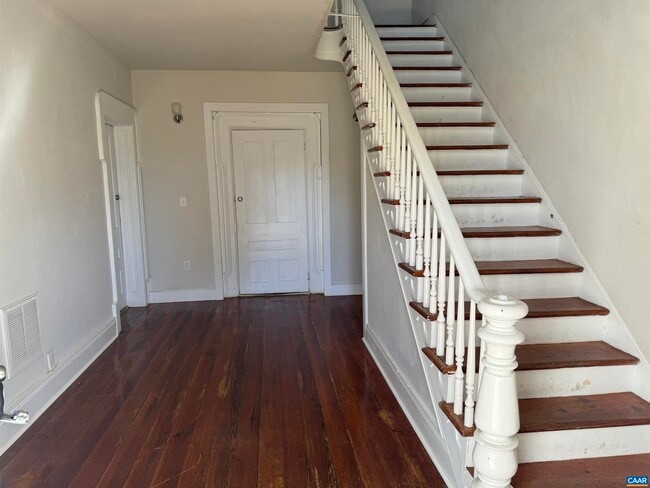 Photo - 510 N Main St