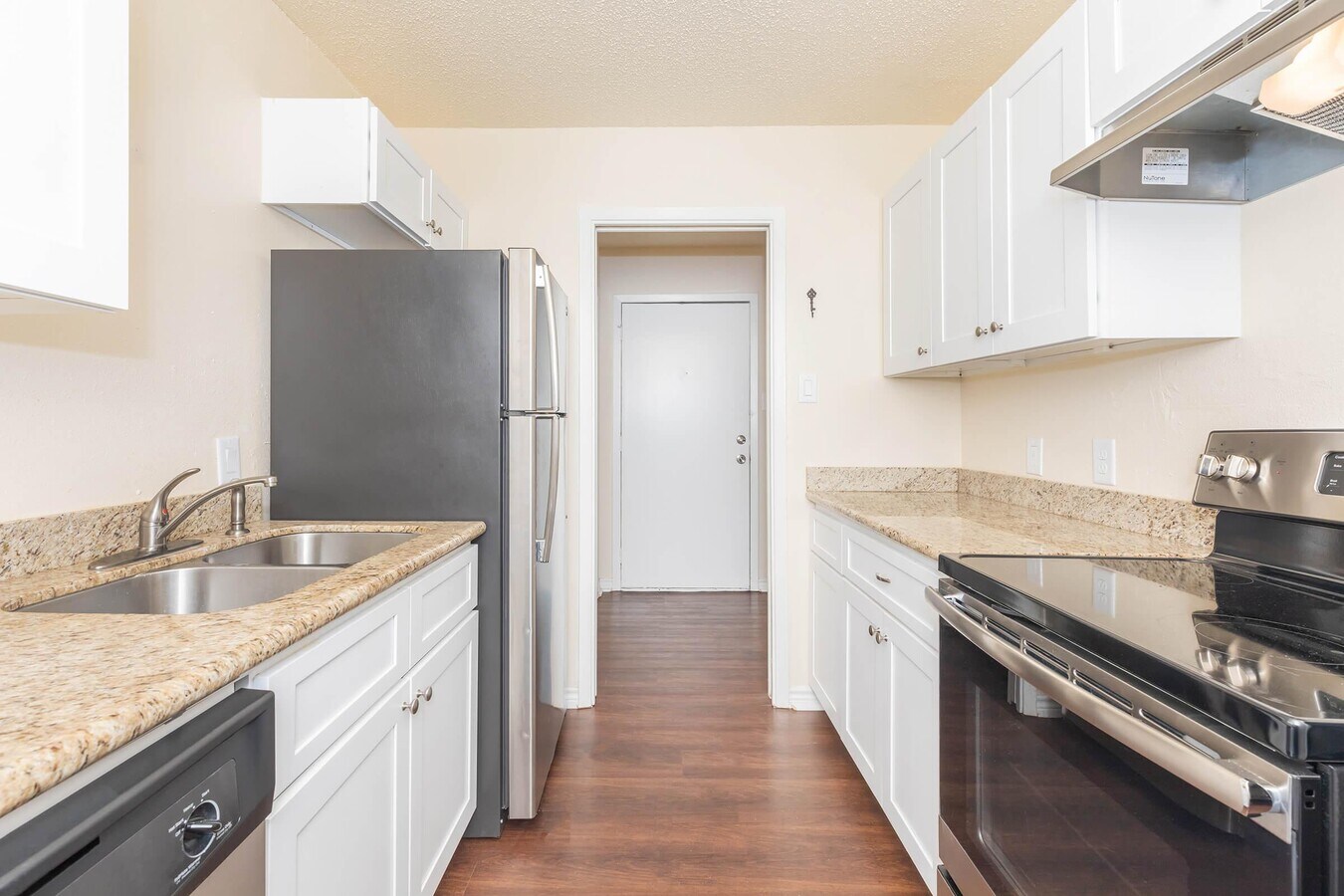 Photo - 1960 Camelot St Unidad Danberry