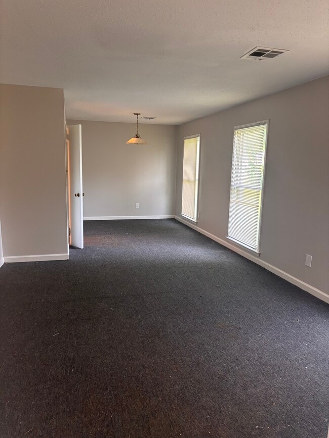 Photo - 742 Queensbury Dr