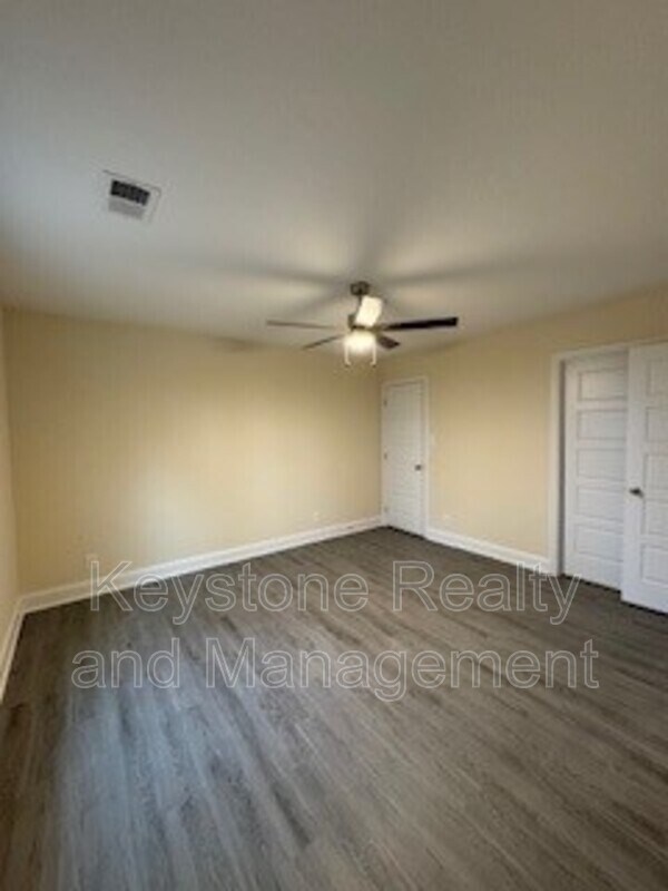 101 Mace Ln Unit B