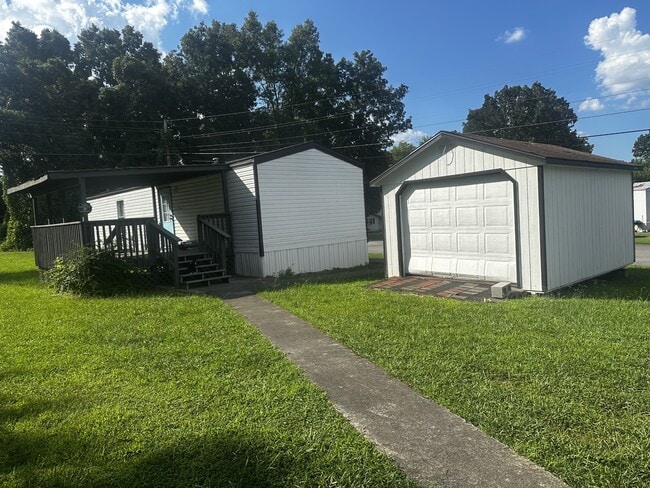 Photo - 377 Lyles Rd SE