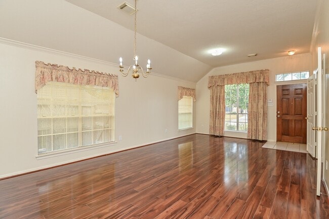Photo - 12227 Meadowglen Dr