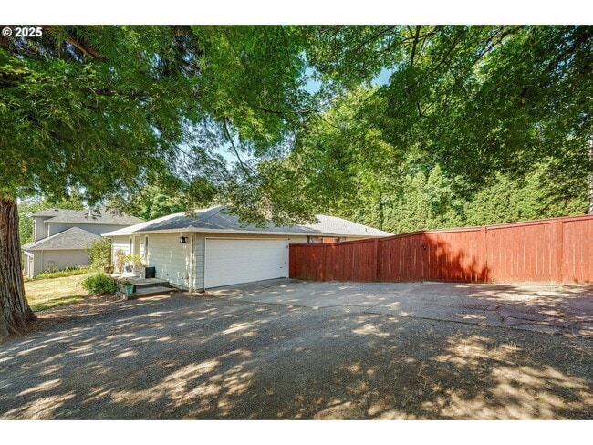 Photo - Bull Mountain Gem – Single-Level 3BR with 2 Living Areas, Large Yard & Pergola Patio