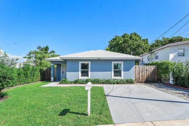 Building Photo - 901 20th St