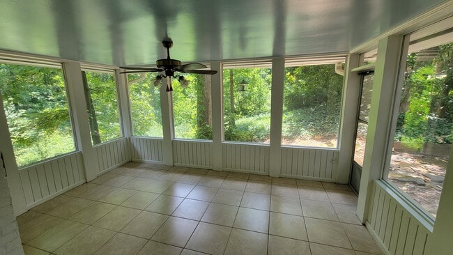 Photo - 6525 Williamson Dr NE