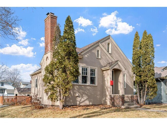 Photo - 2300 NE McKinley St