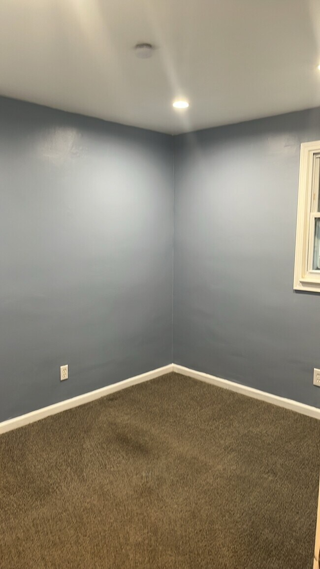 Dormitorio 2 en la planta principal - 13024 Bellaire Rd