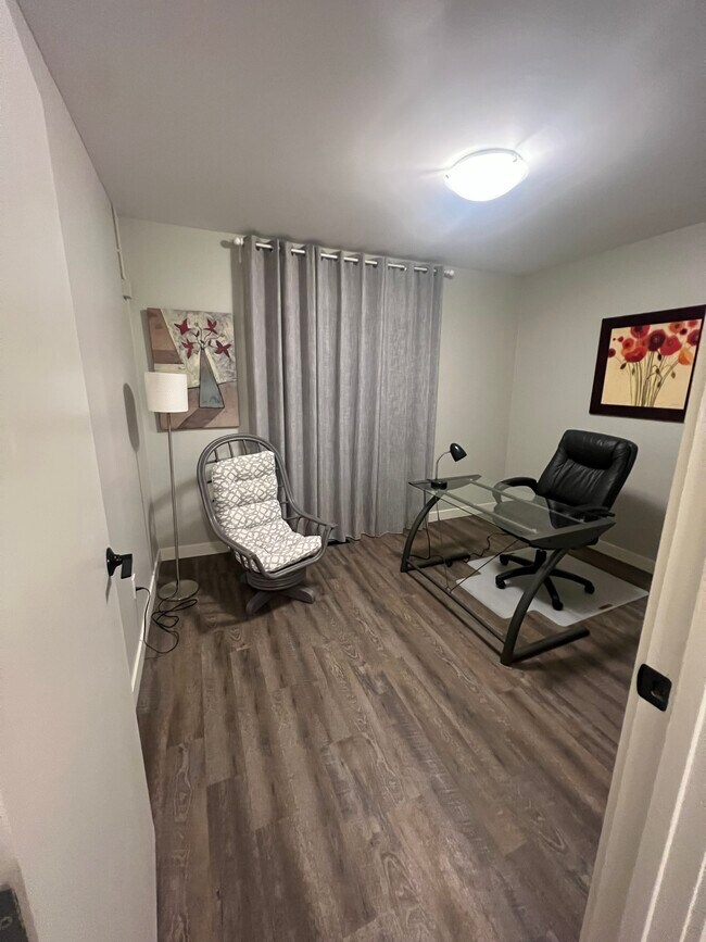 Photo - 11725 80 St NW Unit 11725 80st apt#2