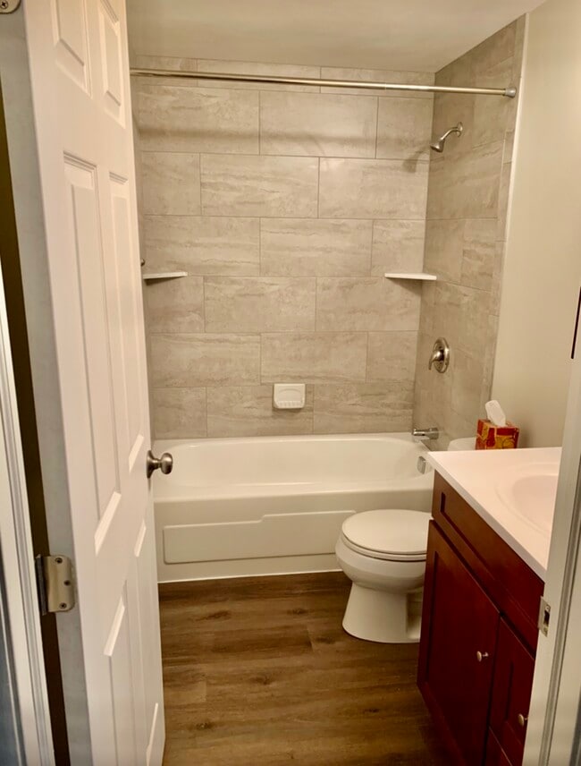 Photo - 8415B Shallowcreek Rd