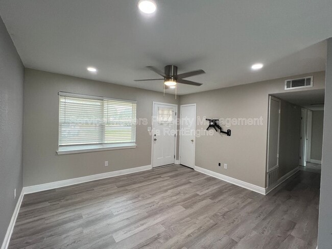 Photo - 3747 Berryhill Rd