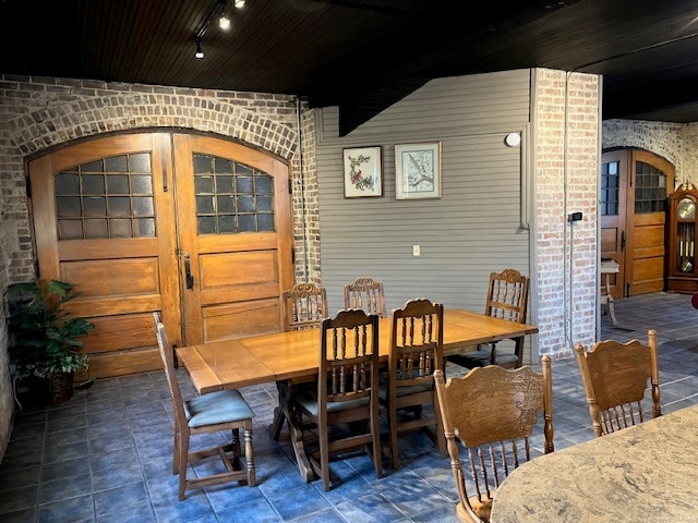 Photo - 415 N Gilbert St