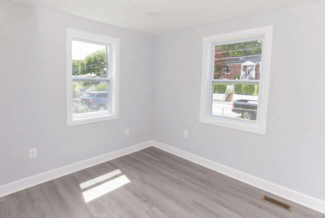 Photo - 9749 52nd Ave