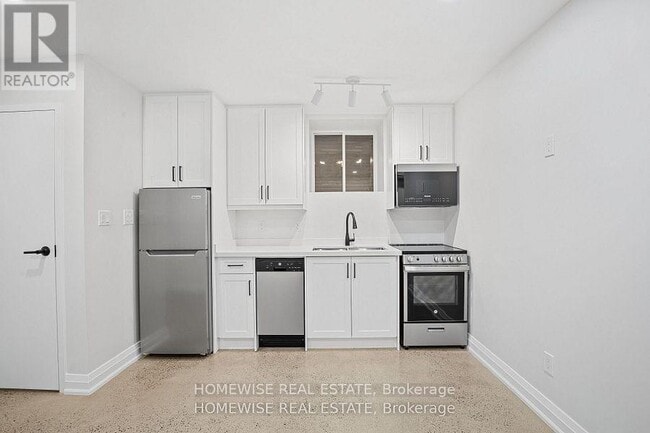 Photo - 2563 Dundas St W