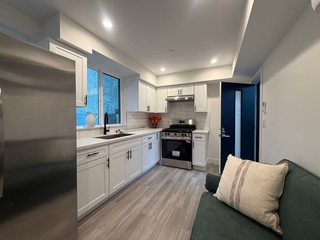 Photo - 1415 W 35th Pl