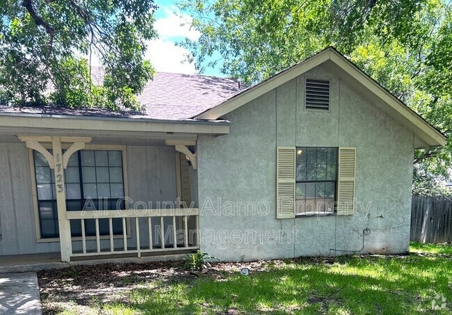 Building Photo - 1723 Patricia Dr Rental