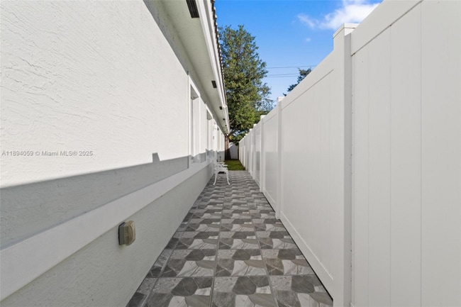 Photo - 6035 SW 40th Ct