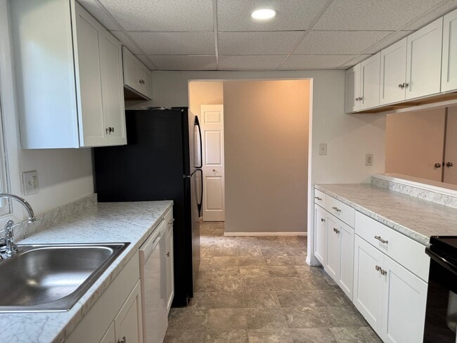 Photo - 3 bedroom 2.5 bathroom End-of-Row Townhome in Conestoga Valley School District!