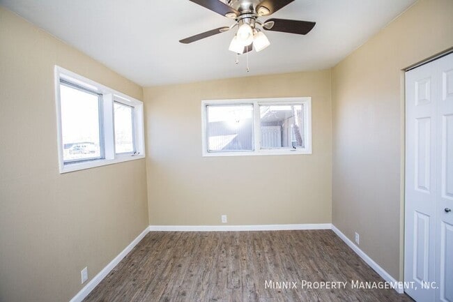 Photo - 2107 48th St