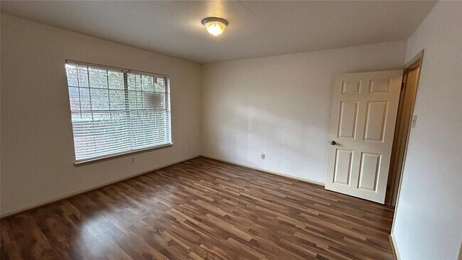 7600 Burgoyne Rd Unit 115