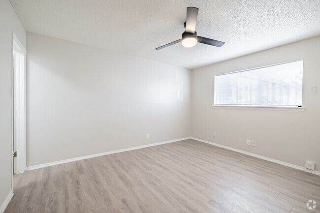 Secondary Bedroom - Diplomat Apartments