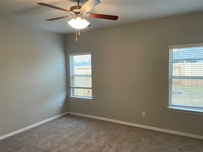 Photo - 823 Redinger Ridge Dr