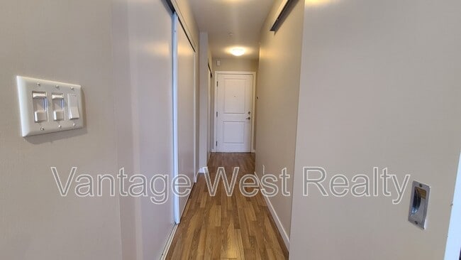 Photo - 1550-1550 Dickson Ave
