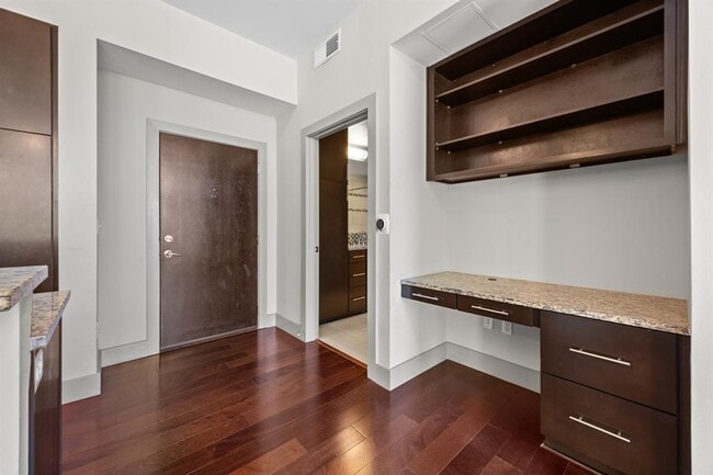 Photo - 1320 Robert Browning St